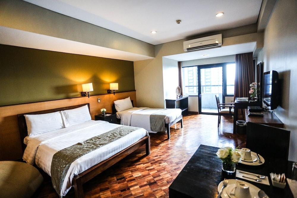 The Malayan Plaza Hotel Pasig City Exterior foto